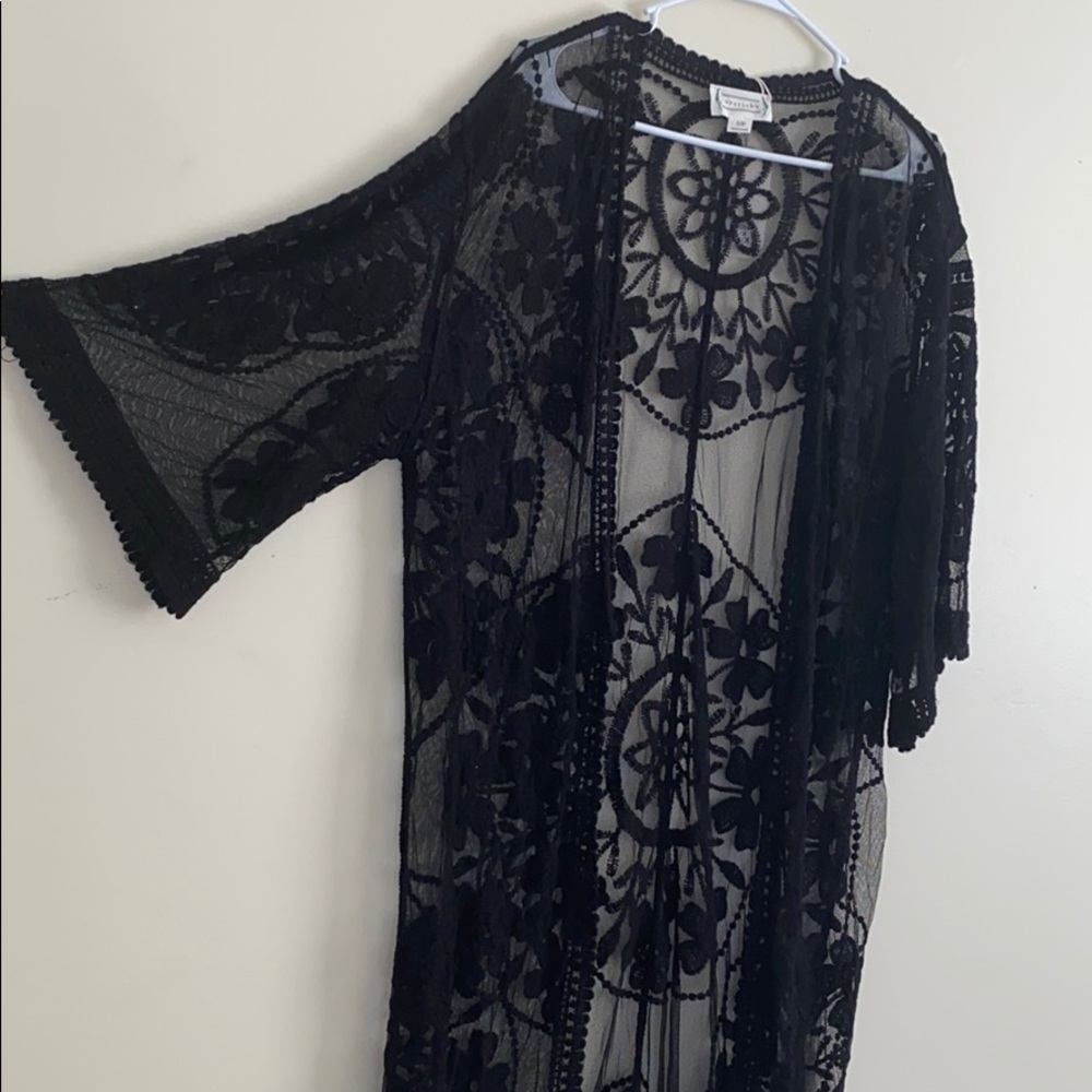Black lace Loveriche Kimono - Picture 4 of 6